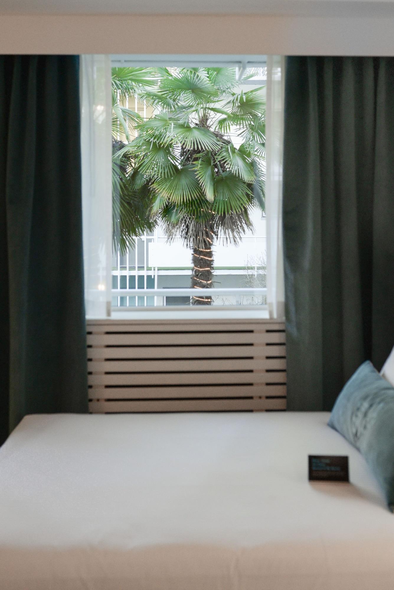 The Burrard Hotel Vancouver Bagian luar foto