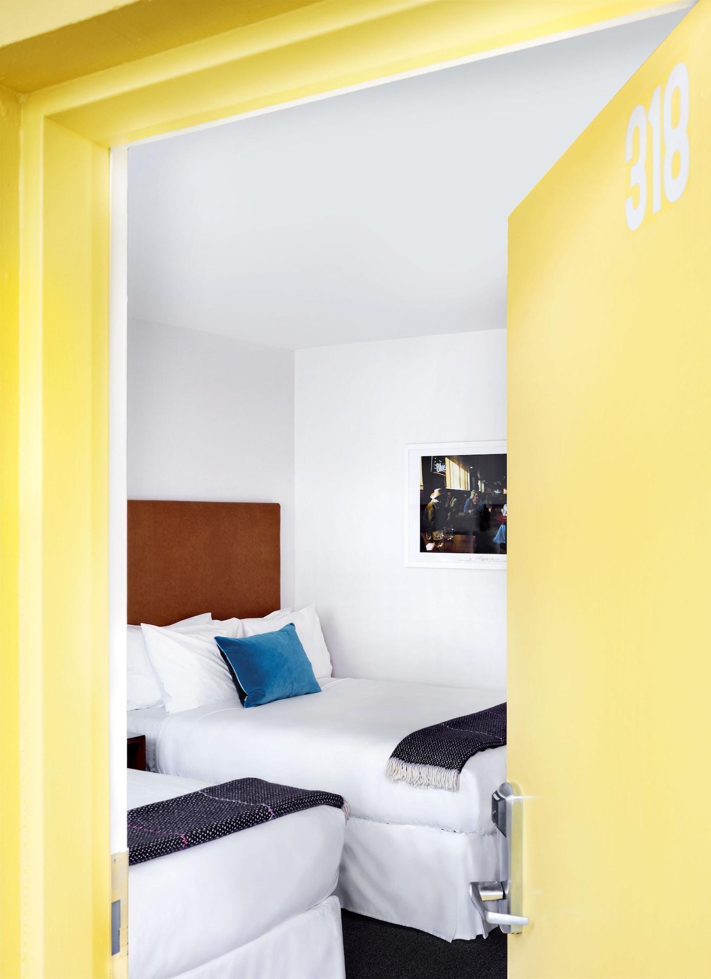 The Burrard Hotel Vancouver Bagian luar foto
