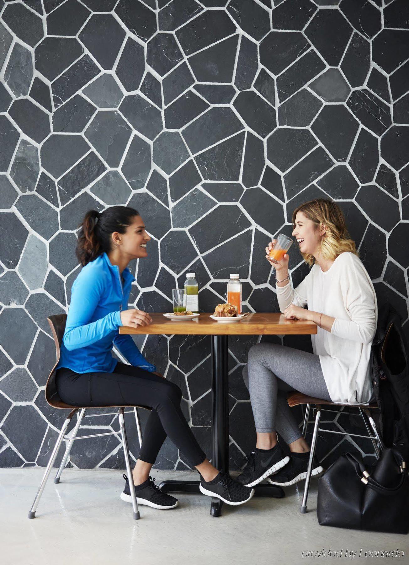 The Burrard Hotel Vancouver Bagian luar foto