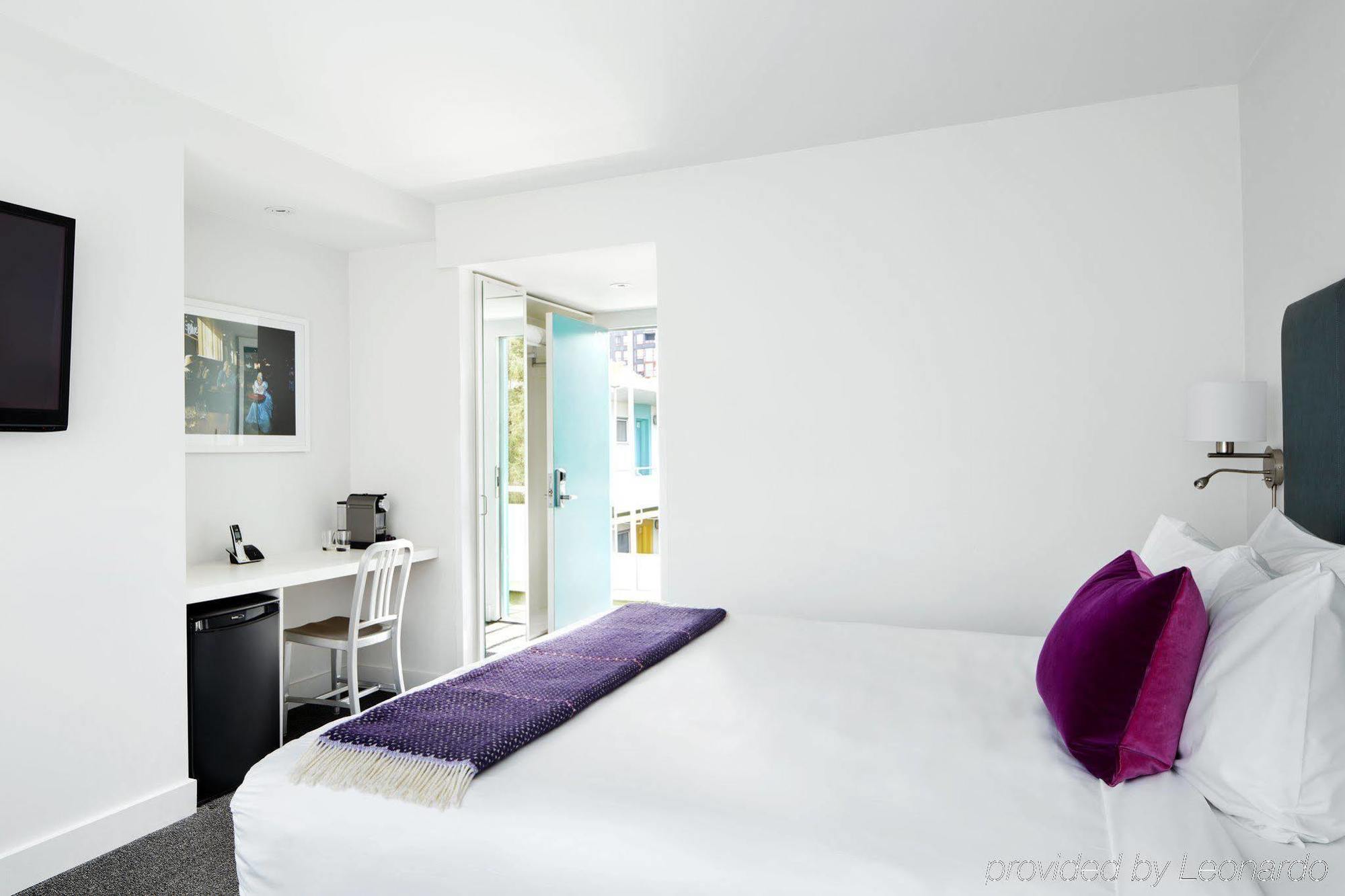 The Burrard Hotel Vancouver Bagian luar foto
