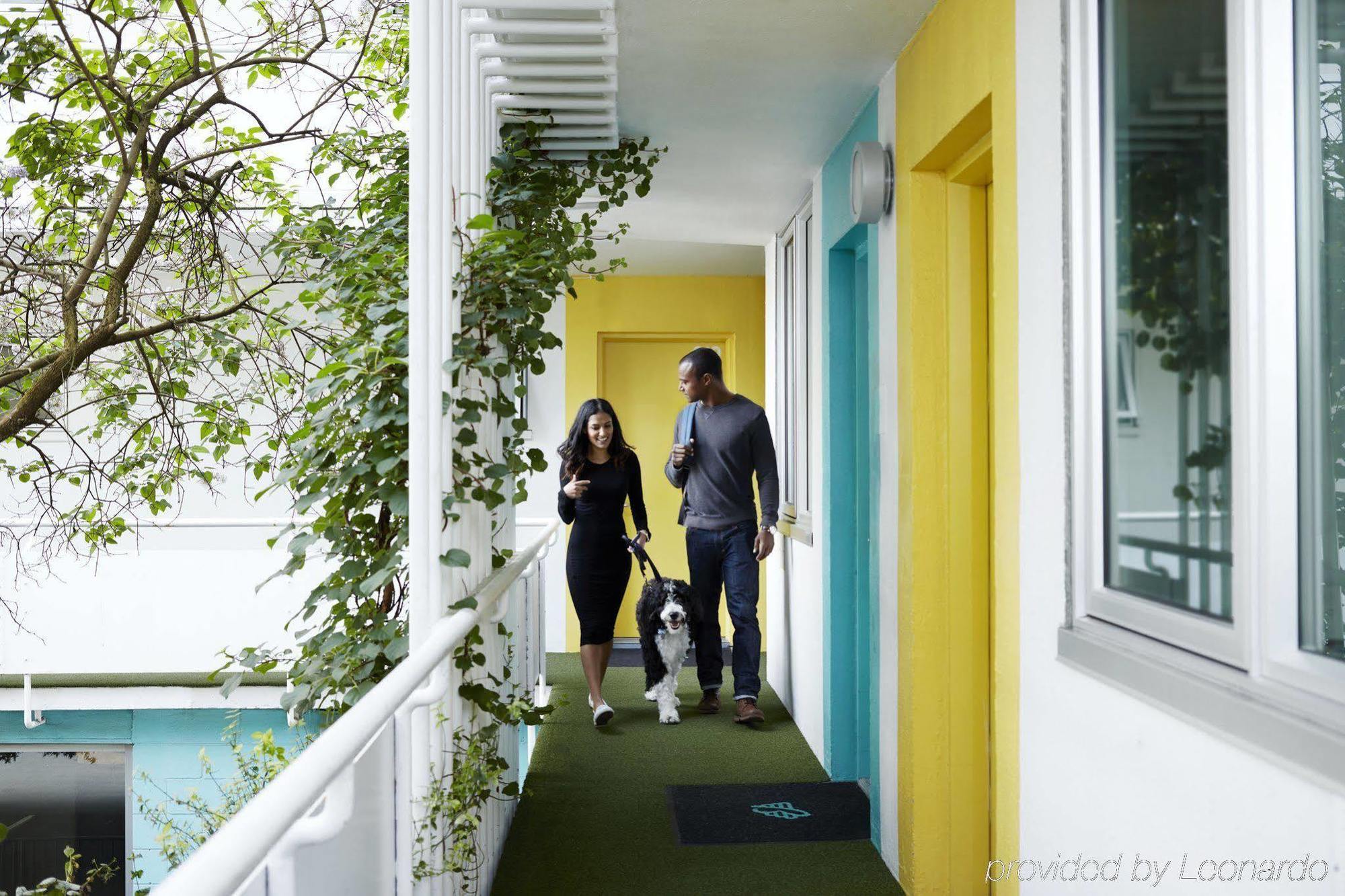 The Burrard Hotel Vancouver Bagian luar foto